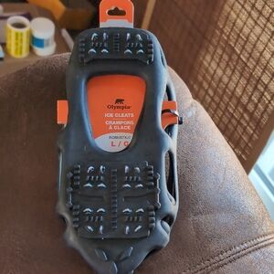 Olympia Ice Cleats Size L (10-12)